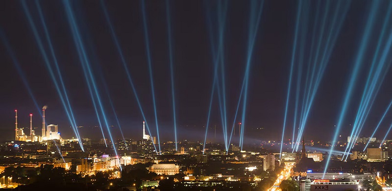 Laser aus Lichtern