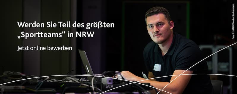 Mitarbeiter arbeiten am Laptop - Werden Sie Teil des größten <<Sportteams>> in NRW - Jetzt online bewerben - Foto: LSB NRW / Andrea Bowinkelmann