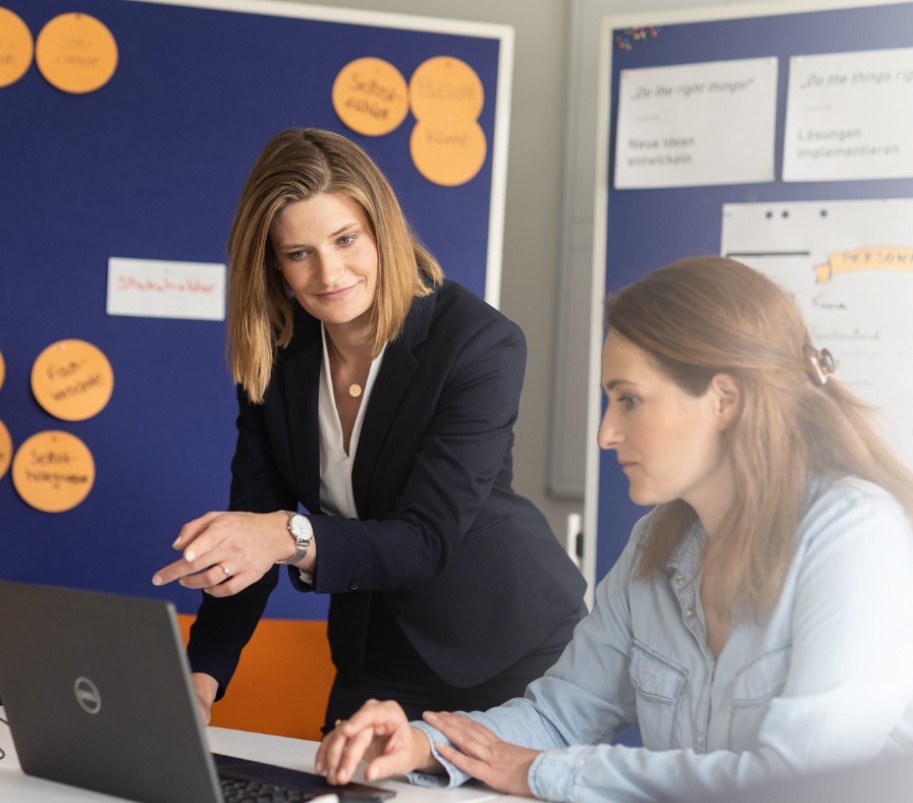 Frauen am Computer