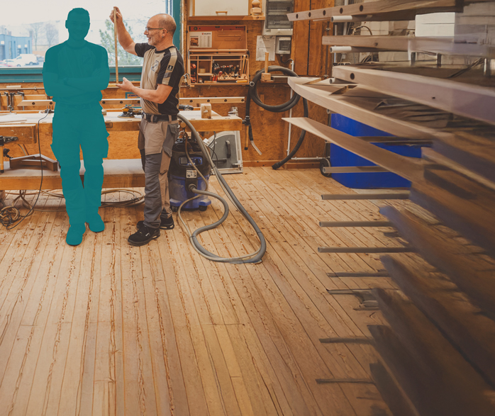 Handwerker in einer Werkstatt