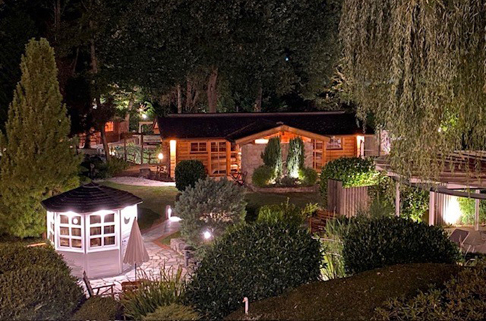 Saunapark Siebengebirge bei Nacht