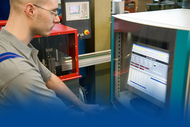 Techniker der Firma Emil Müller GmbH Metallwerk