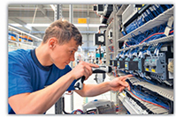 Mitarbeiter der Firma KTB Schaltanlagen & Service GmbH