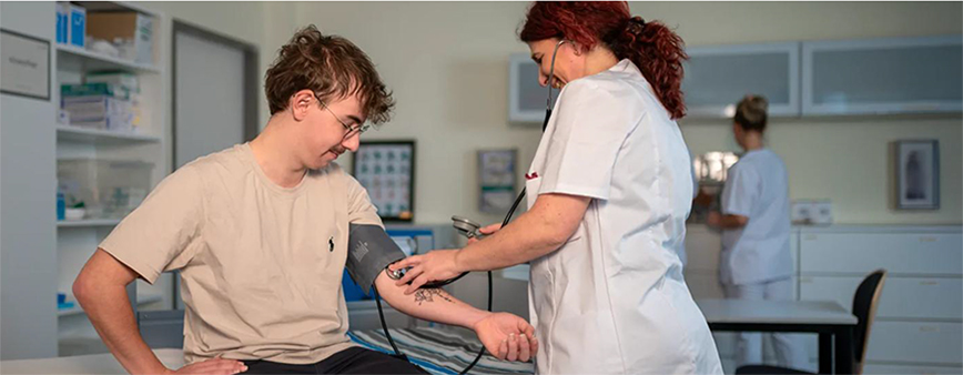 Pflegefachhelferin der Heimerer Schulen