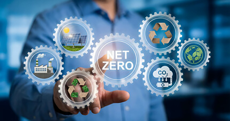 Zahnrad-Infografik mit Net-Zero, Recycling und Solarenergie