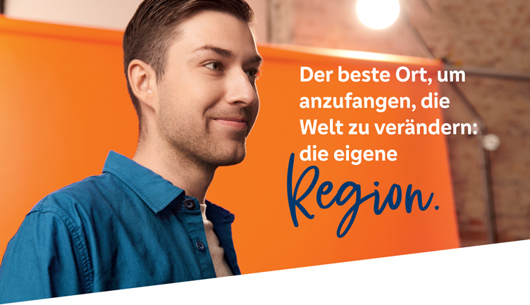 Junger Mann - Der beste Ort, um anzufangen, die Welt zu verändern: die eigene Region