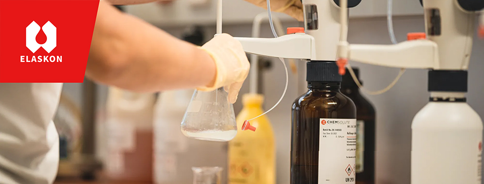 Mitarbeiter im Vertriebsinnendienst der Firma Elaskon