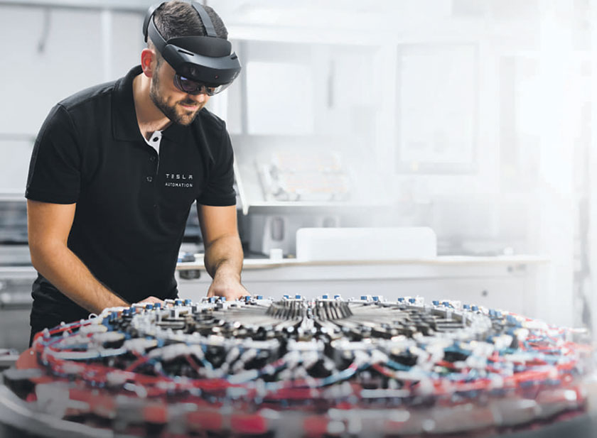 Mitarbeiter bei Tesla Automation