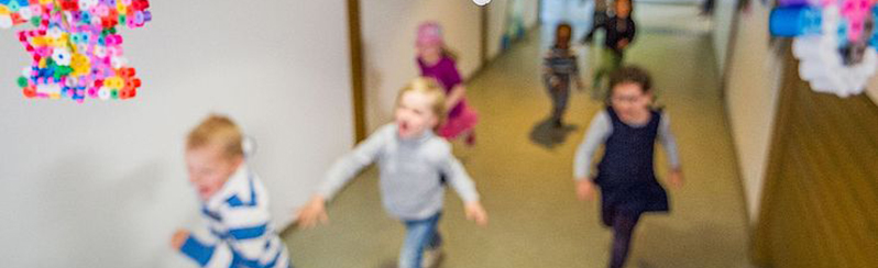 Die Kinder rennen