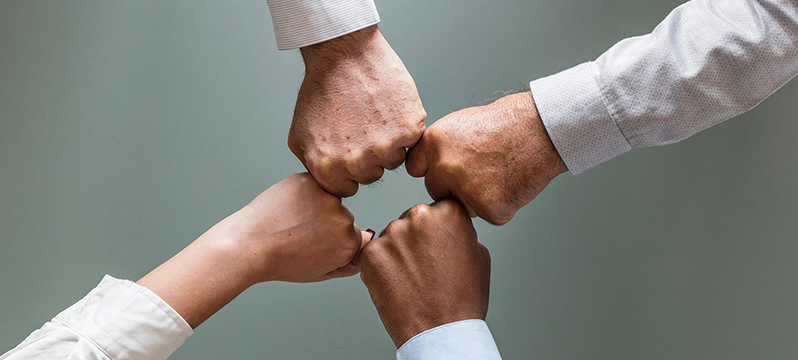 Team-Fistbump