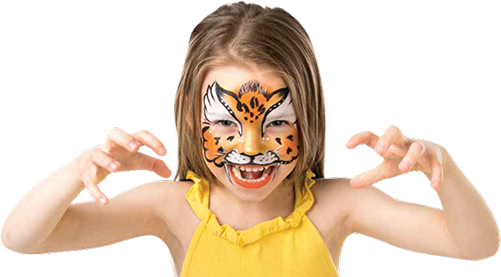 Kind mit einer Tigermaske