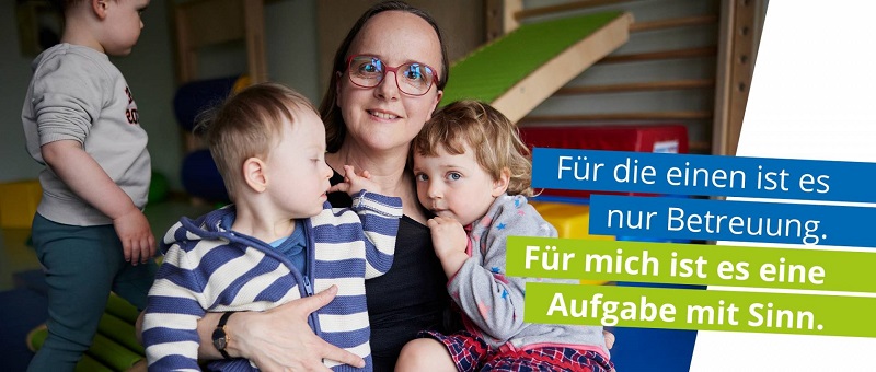 die Kinderbetreuerin