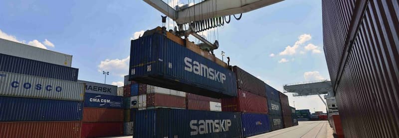 Blaue Container