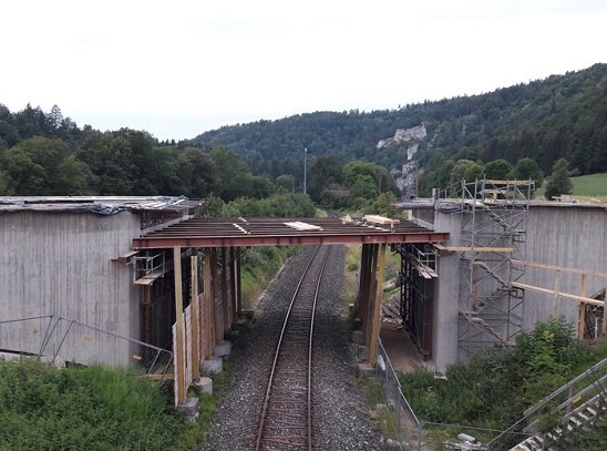 Brücke über die Eisenbahn