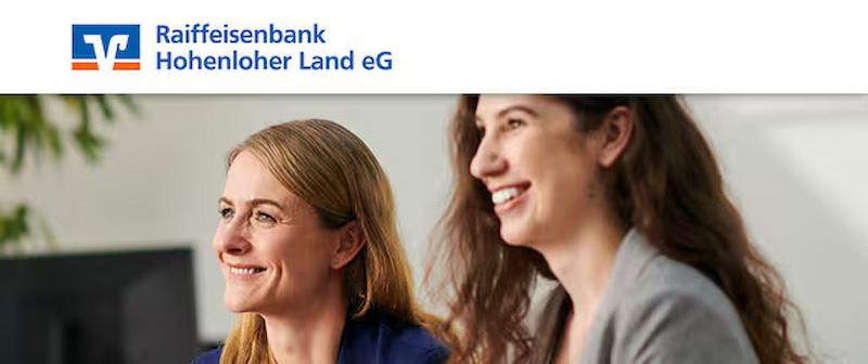zwei lächelnde Frauen - Raiffeisenbank Hohenloher Land eG