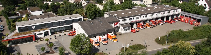 Feuerwache mit Einsatzfahrzeugen