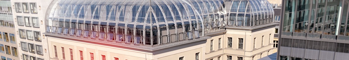 Gebäude mit Glasdach
