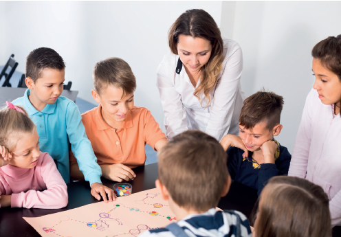 Lehrer mit Kinder