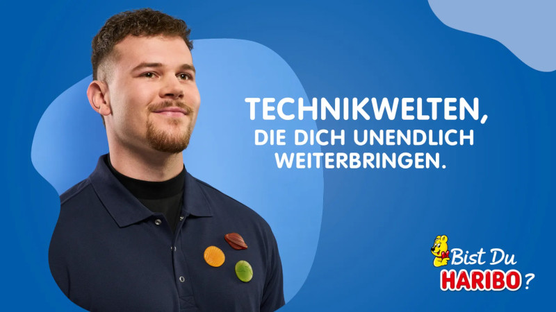 Junger Mann in Haribo-Uniform mit Text über technische Karrieremöglichkeiten.