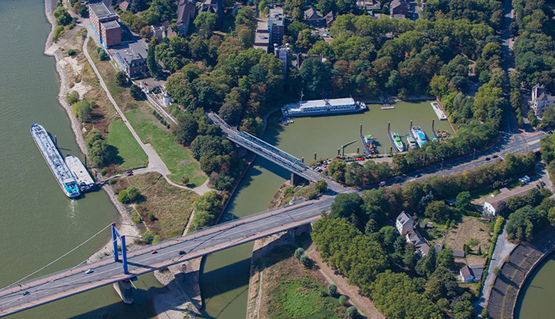 Schiffe auf dem Fluss