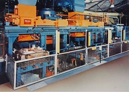 Große automatische Gießanlage.