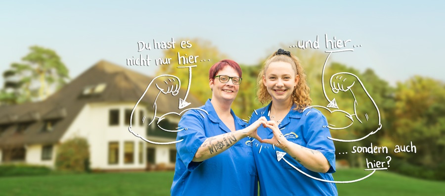 Zwei Frauen in Uniform