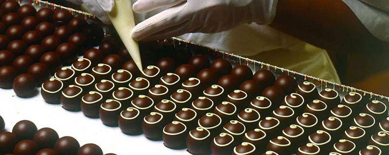 Runde Pralinen mit Muster