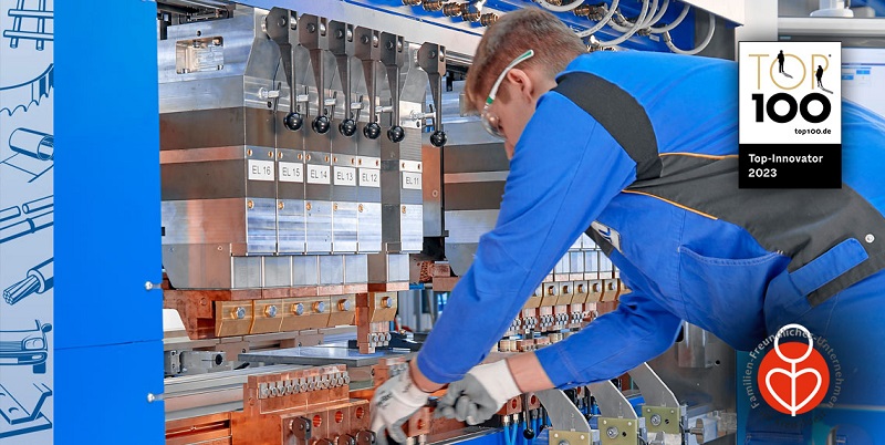 Arbeiter in Blauen Overalls - Top 100 - top100.de - Top-Innovator 2023