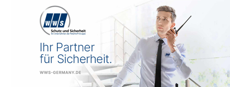 Professioneller Sicherheitsbeamter mit Funkgerät - WWS Schutz und Sicherheit GmbH - Ihr Partner fuer Sicherheit.