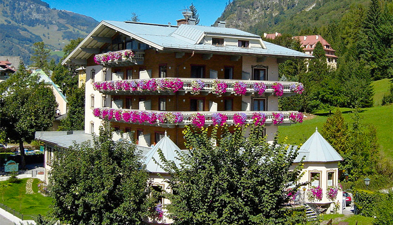Hotel im Sommer