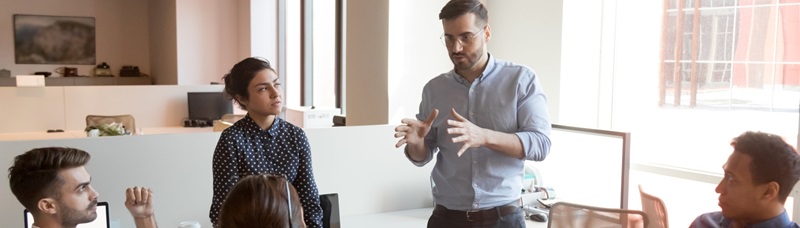 Das Team in einer Besprechung