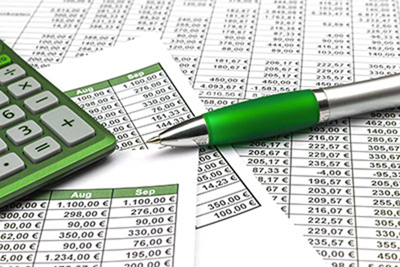 Kugelschreiber und Taschenrechner