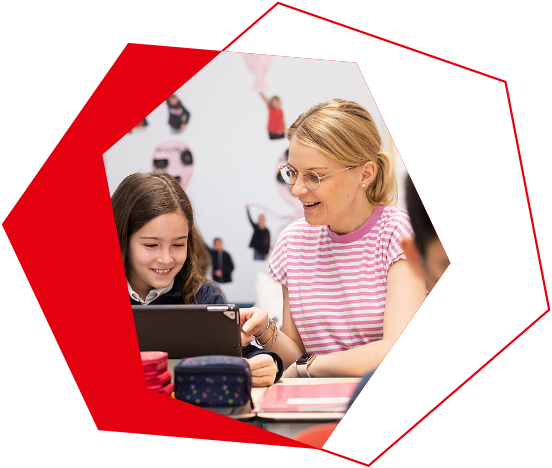 Lehrerin und ein Kind