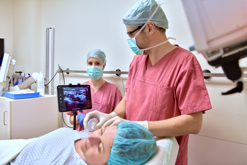 In besten Händen während der Narkose