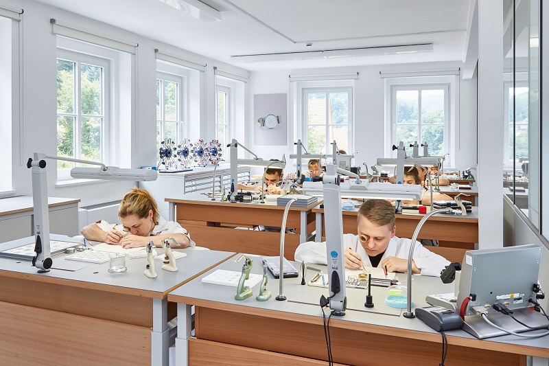 Abteilung für Uhrenmontage