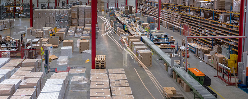 Förderband im Lager