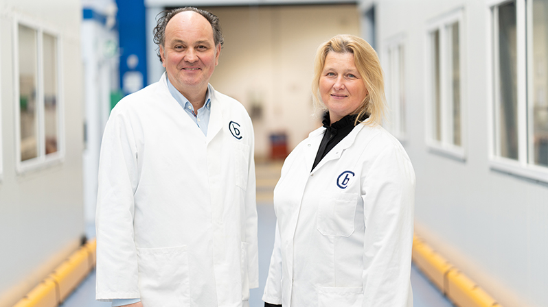 Ärzteteam im Klinikflur