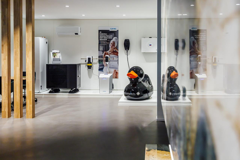 Showroom für Haustechnik mit Exponaten zu Wasseraufbereitung