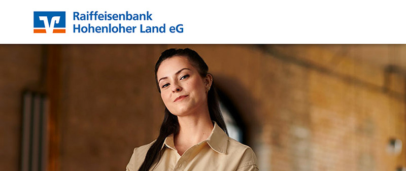 eine junge Frau in einem beigen Hemd - Raiffeisenbank Hohenloher Land eG