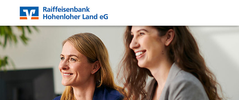 zwei lächelnde Frauen - Raiffeisenbank Hohenloher Land eG