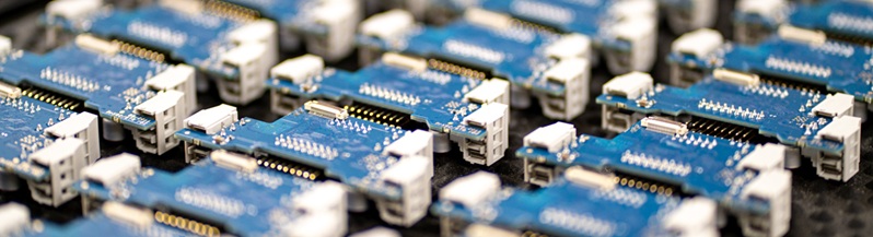 Mehrere blaue Leiterplatten