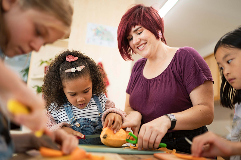 Gemeinsames Gemüseschneiden