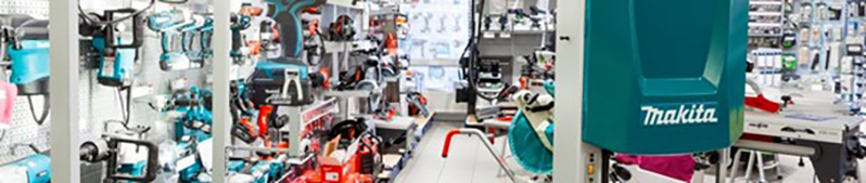 Baumarktsortiment mit Fokus auf Makita-Elektrowerkzeuge