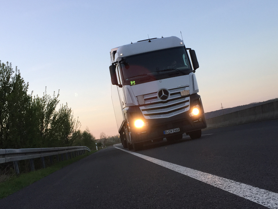 Template Fahrer Kl. CE (m/w/d) Automobilhersteller Werksgelände (23,09€ / Std.) von DEKRA Arbeit GmbH.