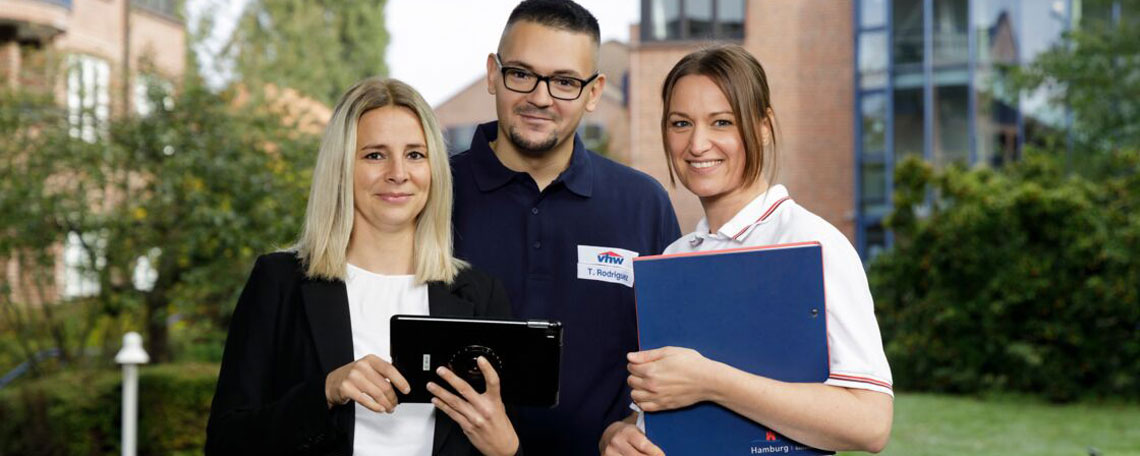 header_zwei_frauen_mann.jpg