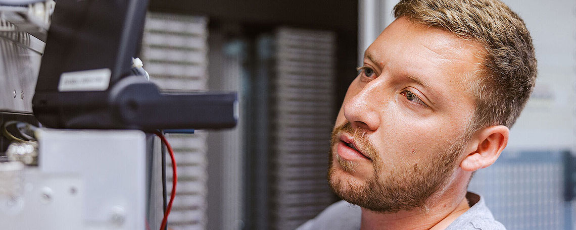 header_mann_seitlich