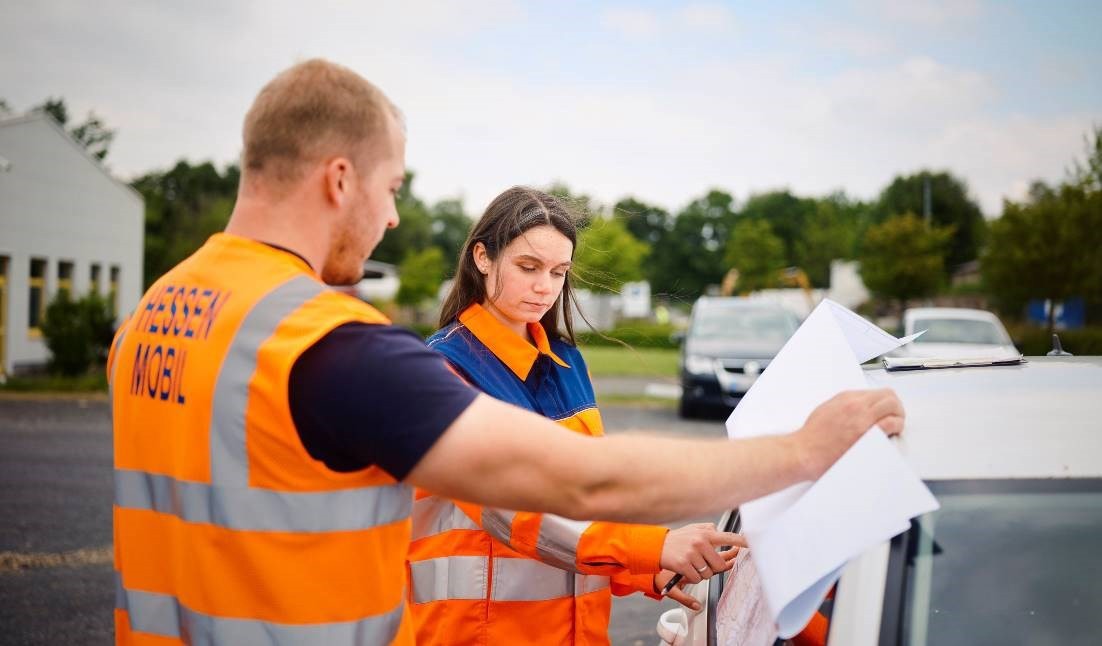fraumitbrille.jpg fraumitbrille.jpg