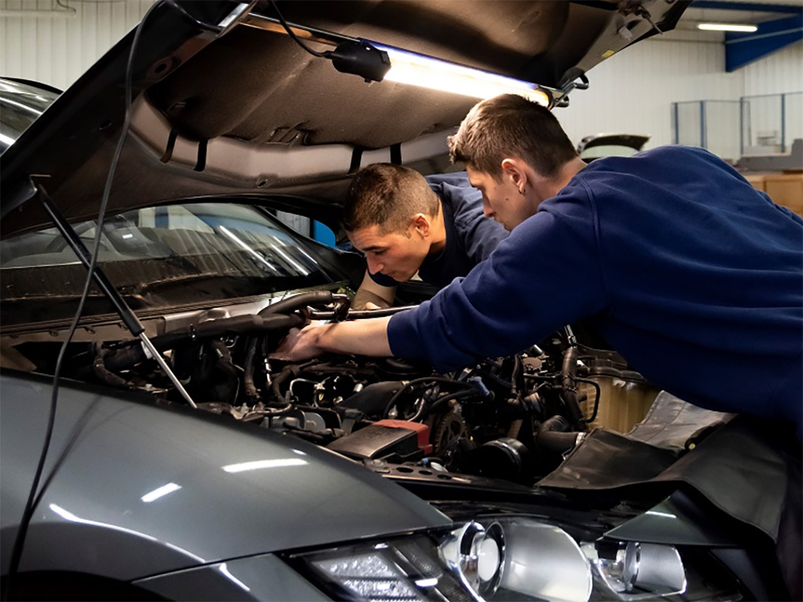 CAT Germany GmbH & Co. KG